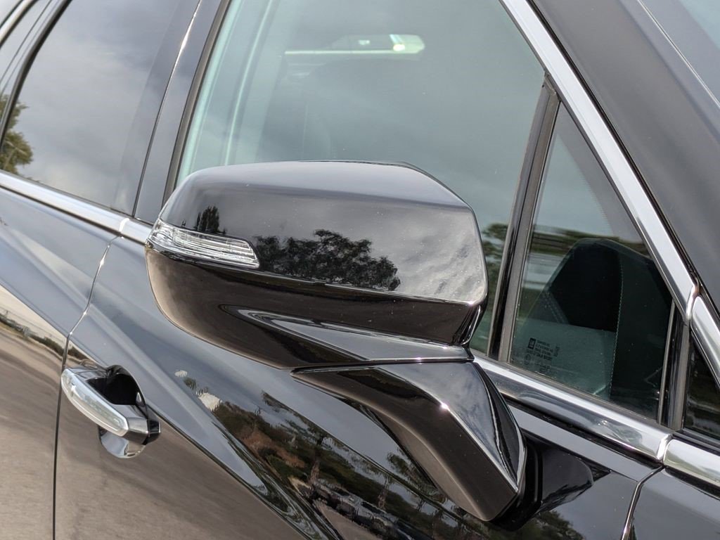 Certified 2025 Cadillac XT5 Luxury image 11