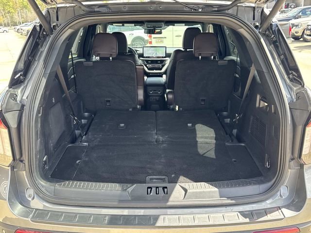 Used 2025 Ford Explorer Platinum w/ LUX Leather Package image 11