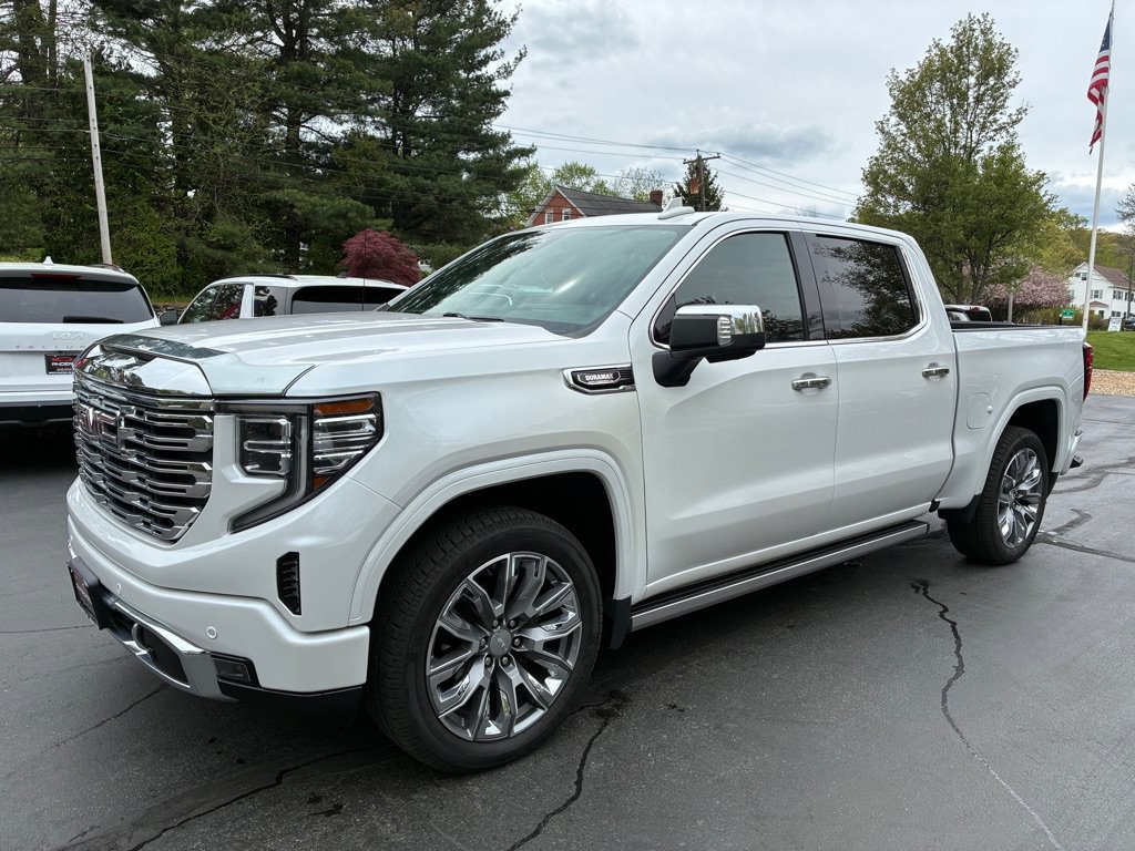 Used 2023 GMC Sierra 1500 Denali w/ Denali Reserve Package AWD/4WD image 2