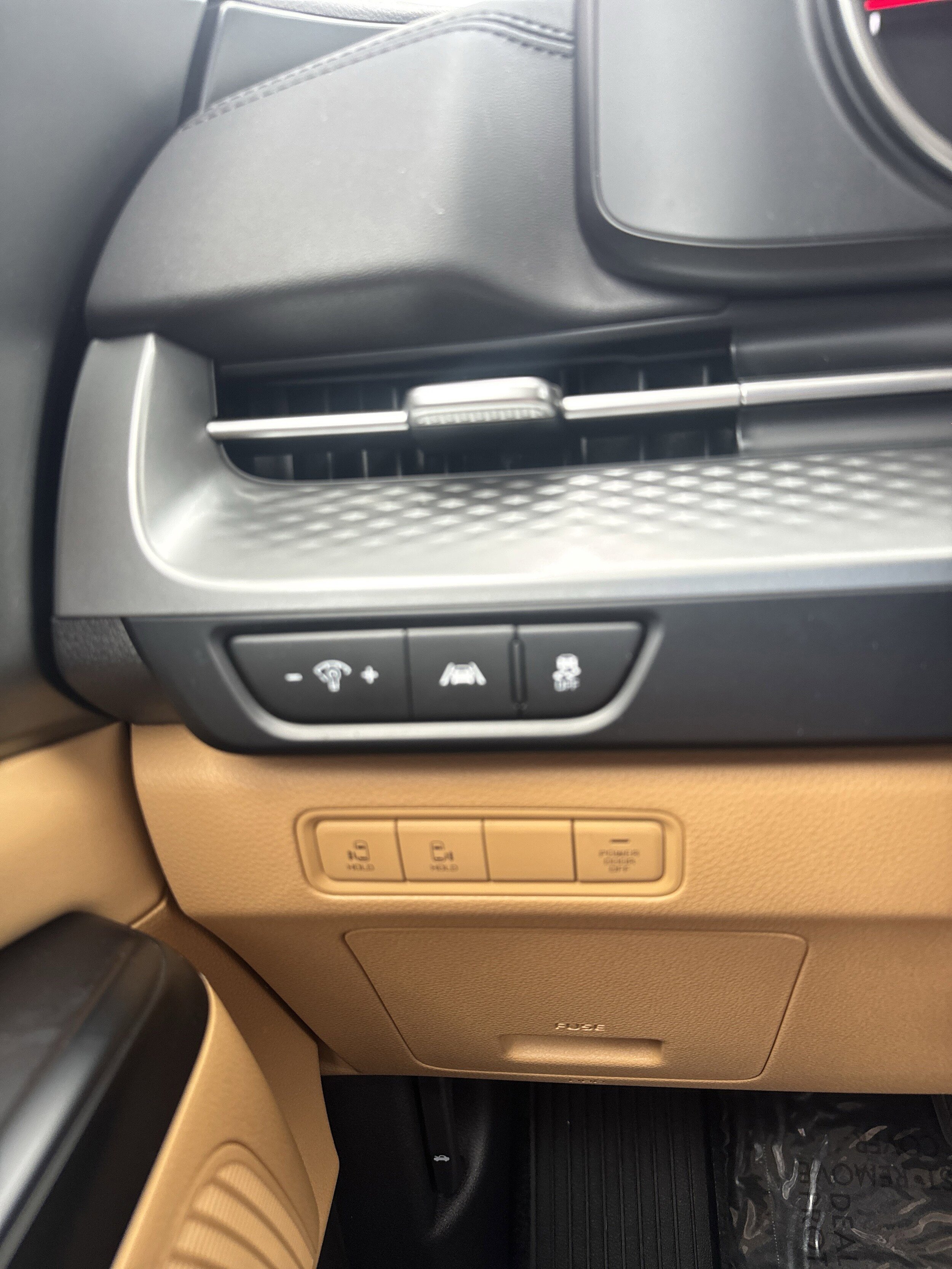 Used 2024 Kia Carnival LX image 26