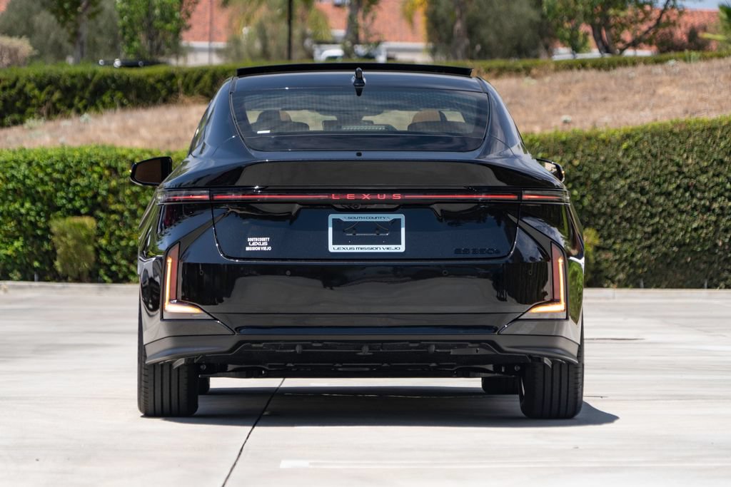 New 2026 Lexus ES 350e FWD image 9