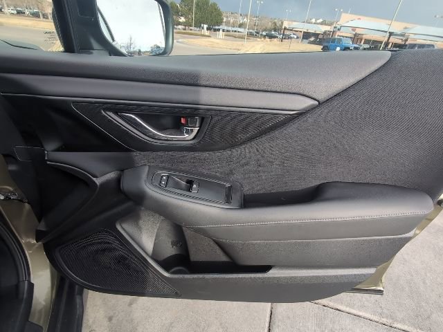 Used 2025 Subaru Outback Premium image 31