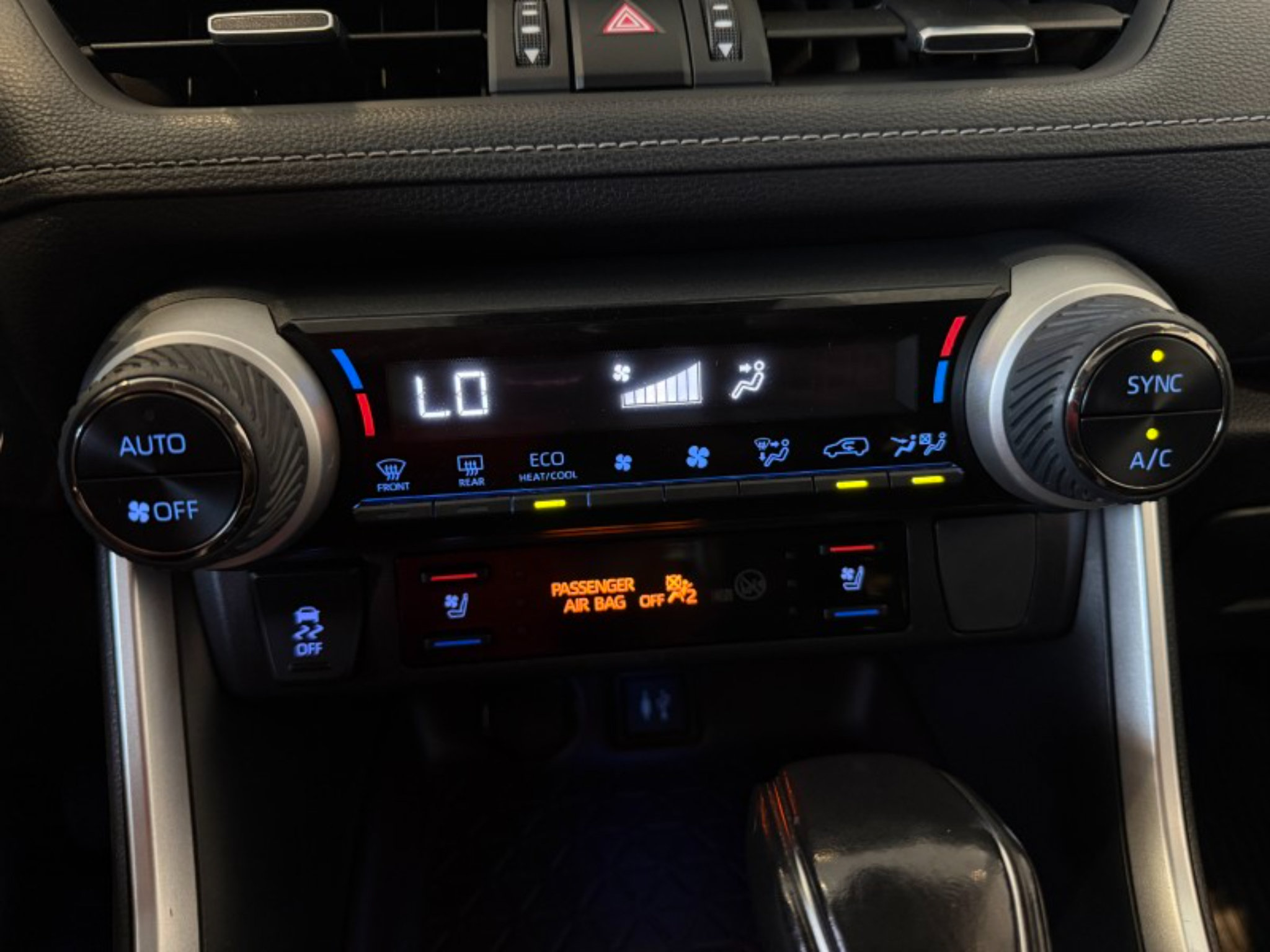 Used 2019 Toyota RAV4 Limited w/ Cold Weather Package AWD/4WD image 40