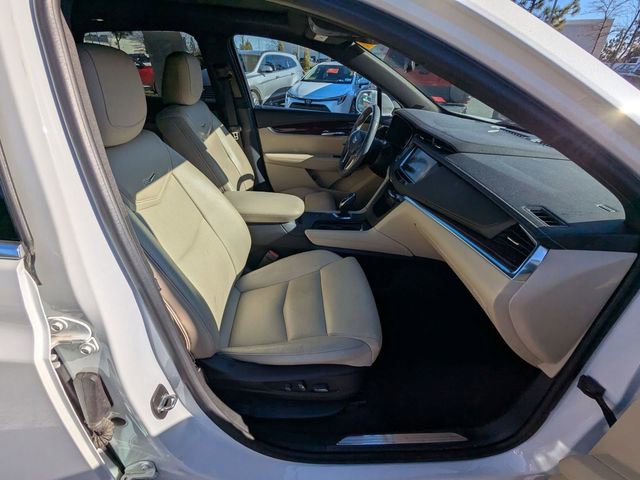 Used 2017 Cadillac XT5 Luxury w/ Driver Awareness Package image 12