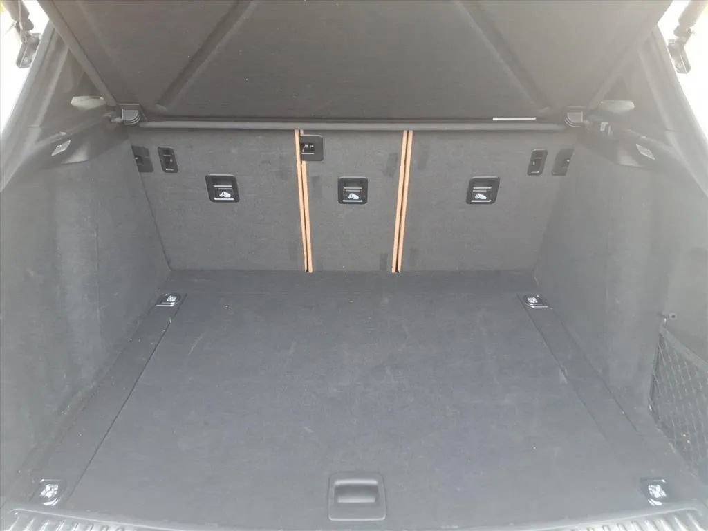 Used 2022 Porsche Macan image 19