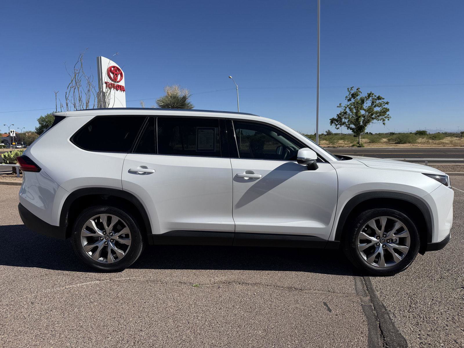 Used 2024 Toyota Grand Highlander FWD image 7