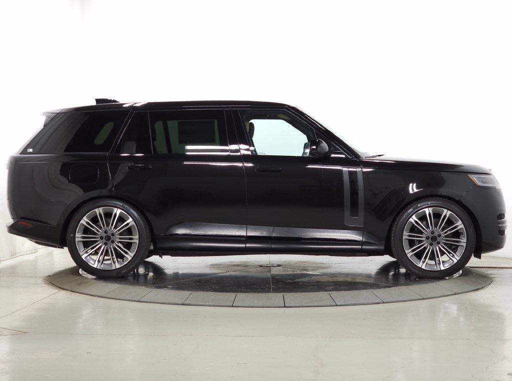 New 2026 Land Rover Range Rover Long Wheelbase SE AWD/4WD image 7
