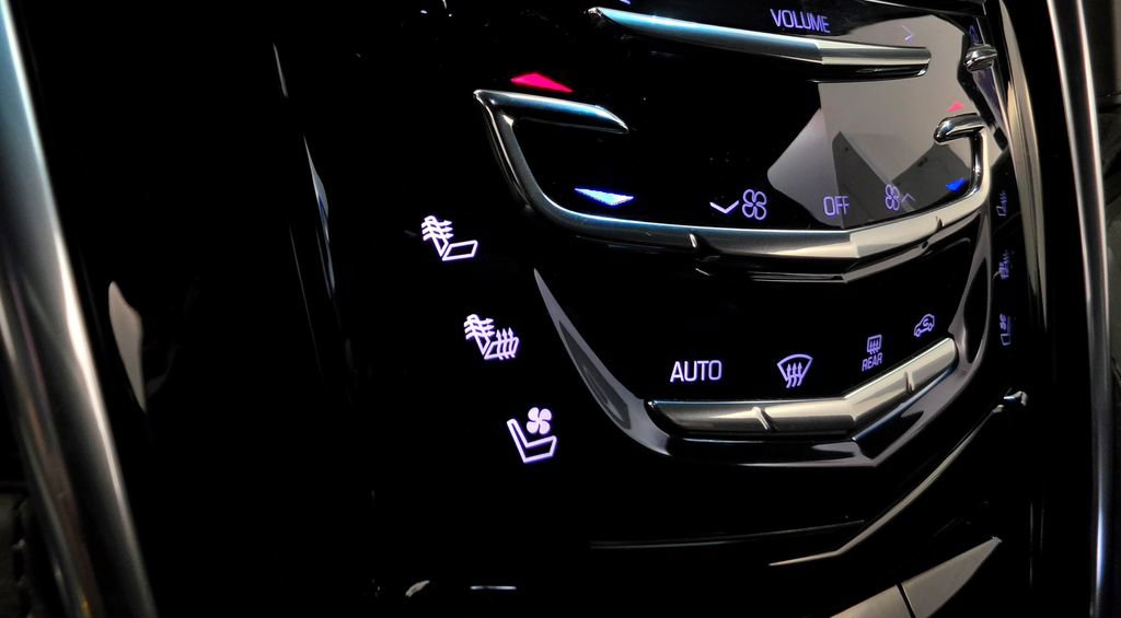 Used 2019 Cadillac Escalade Platinum AWD/4WD image 60