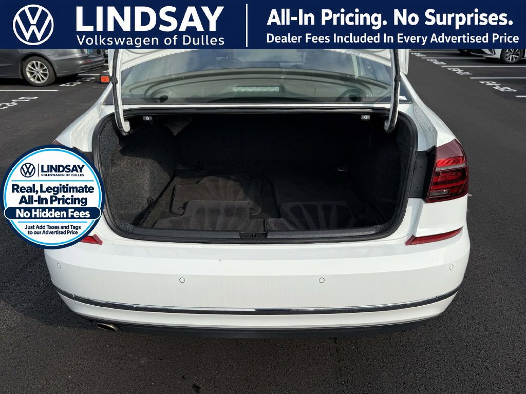 Used 2018 Volkswagen Passat 2.0T SE FWD image 16
