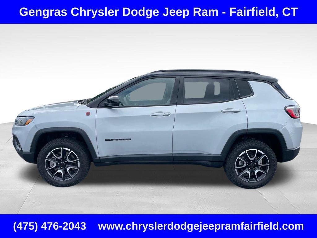 Certified 2025 Jeep Compass Trailhawk w/ Sun & Sound Group AWD/4WD image 4