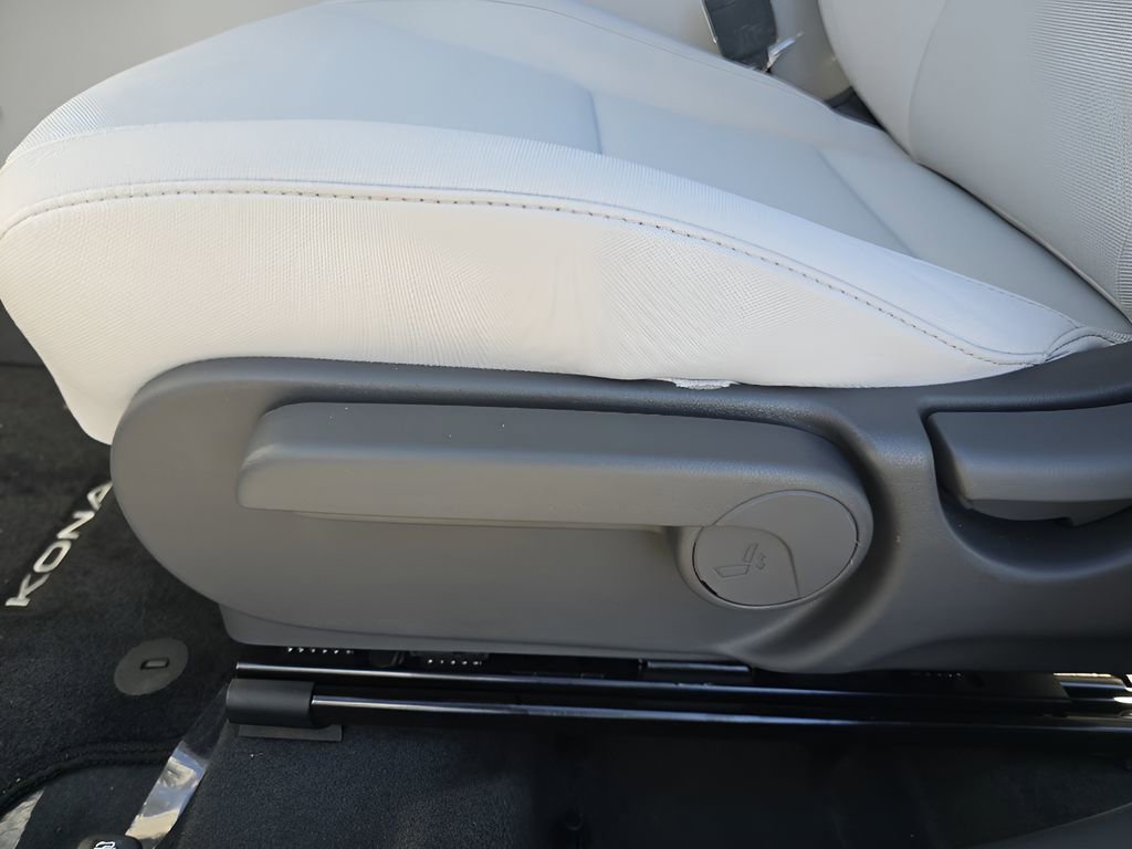 New 2026 Hyundai Kona SE image 15