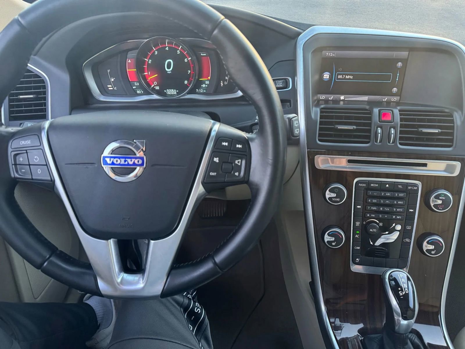 Used 2015 Volvo XC60 3.2 Premier Plus image 11