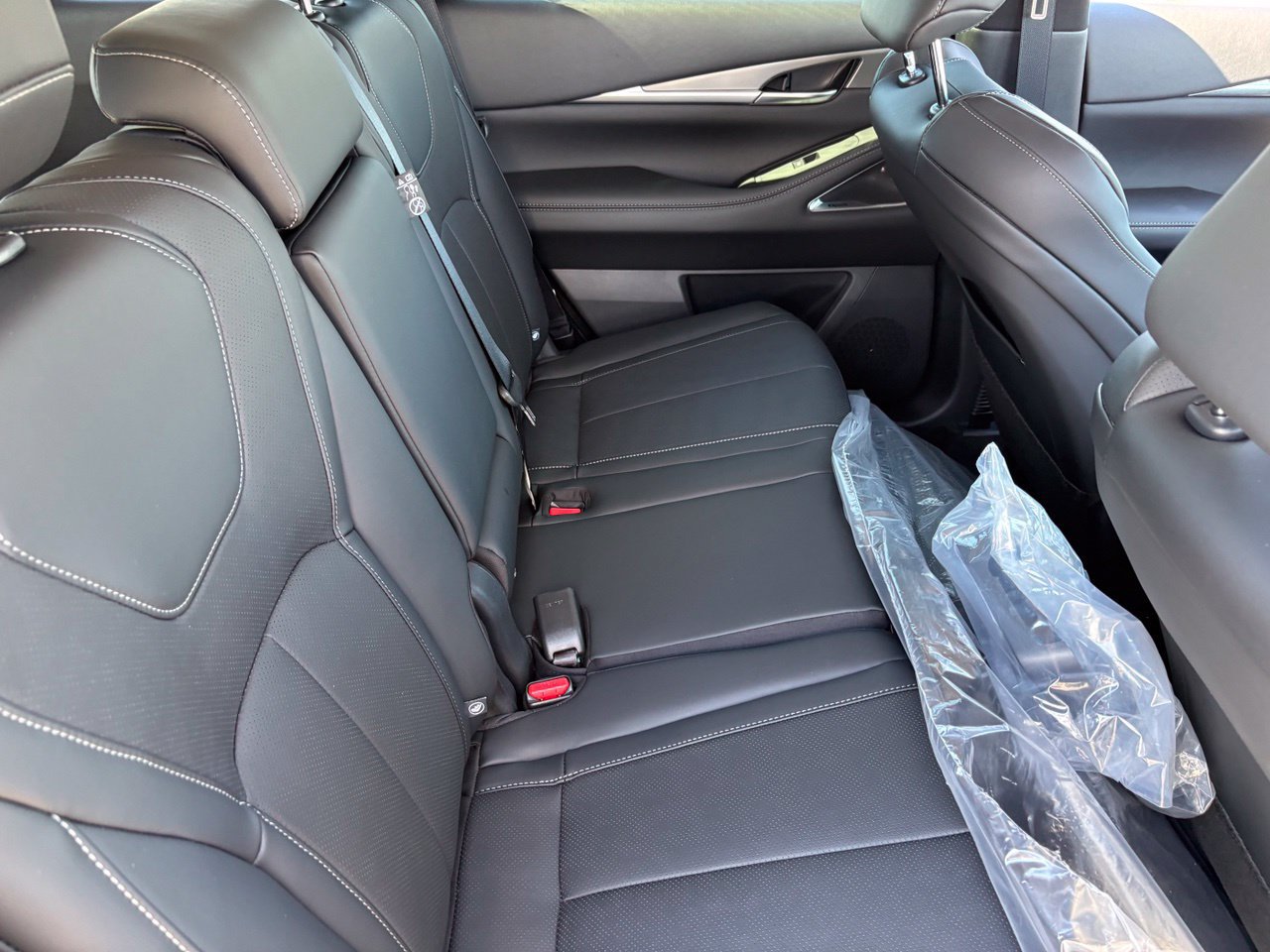 New 2027 INFINITI QX60 Luxe w/ Cargo Package FWD image 14