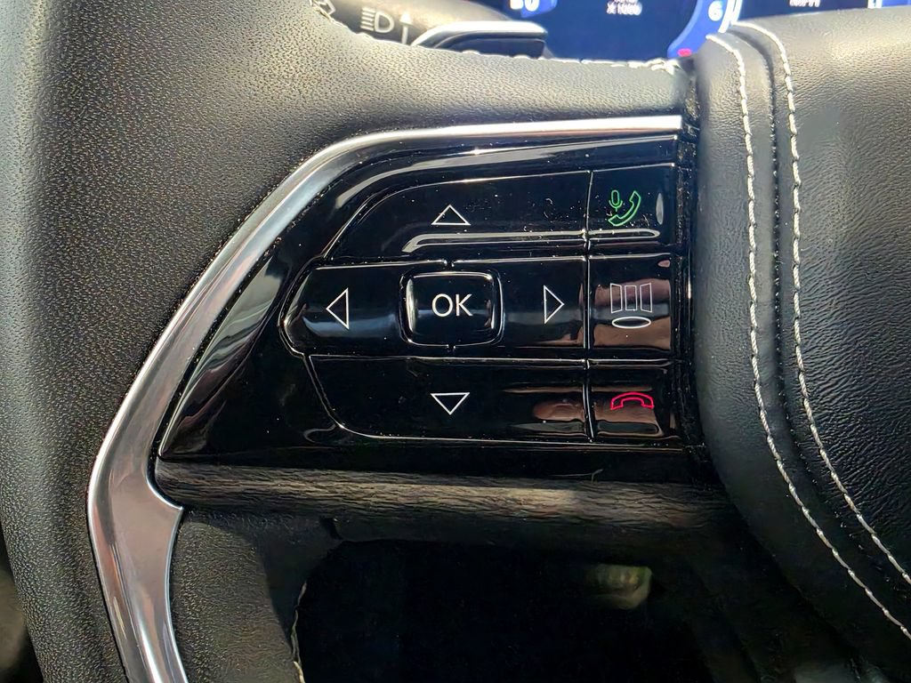 Used 2023 Jeep Grand Cherokee L Overland AWD/4WD image 28