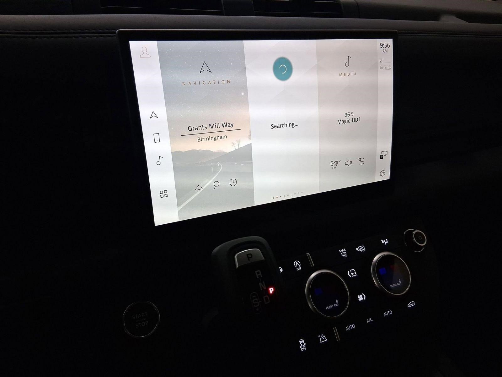 Used 2025 Land Rover Defender 90 S image 21