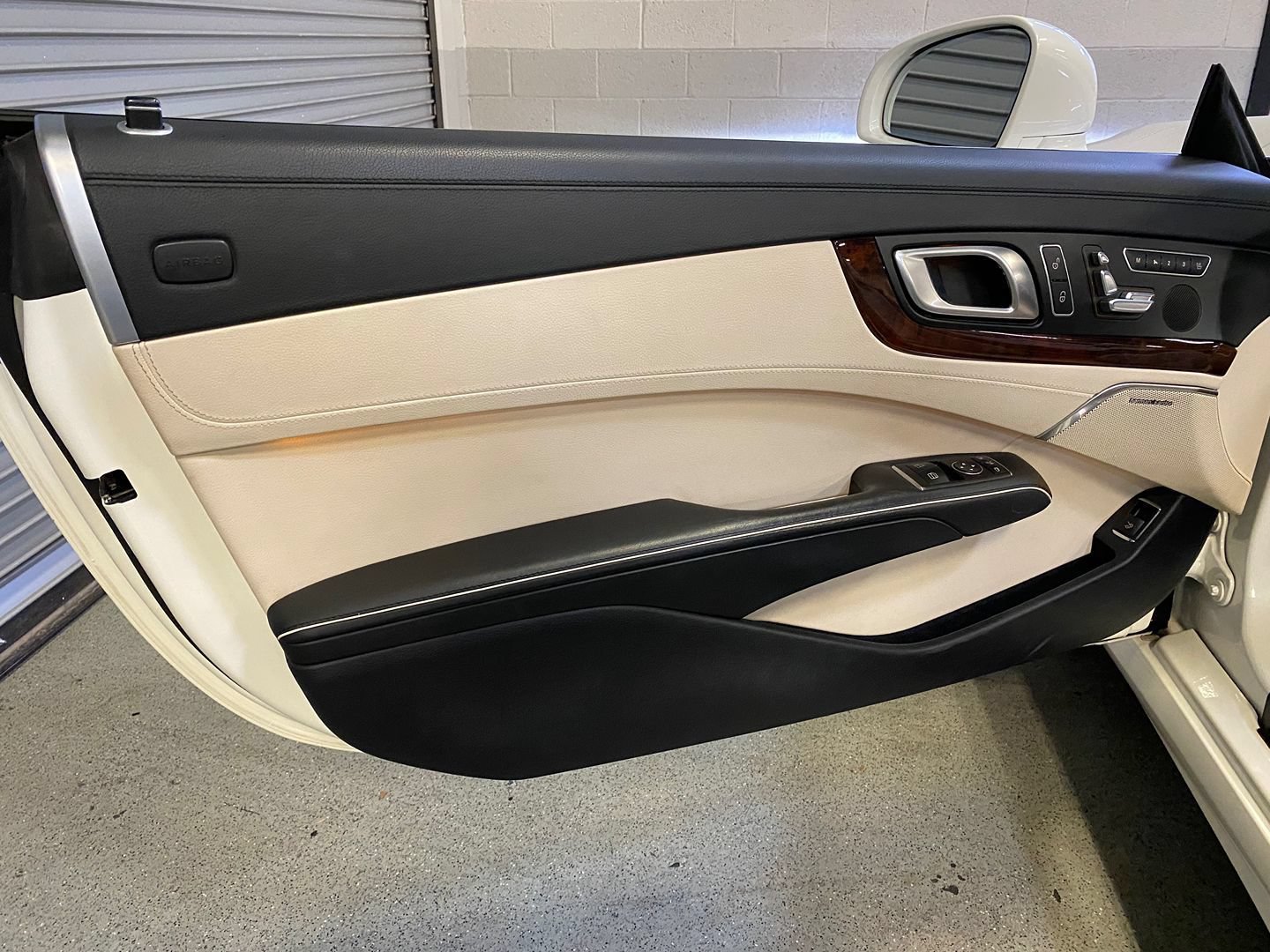 Used 2014 Mercedes-Benz SL 550 image 24