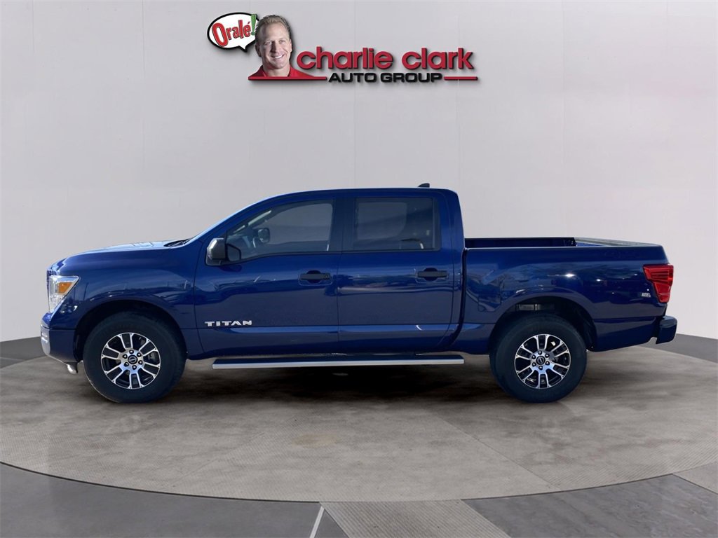 Used 2024 Nissan Titan SV image 2