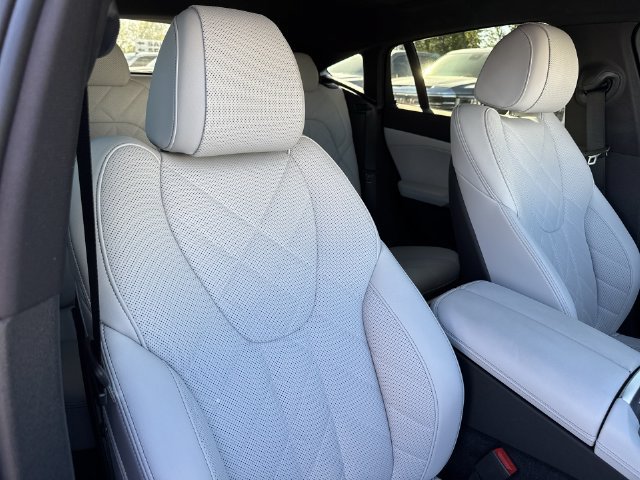 Used 2024 BMW X6 xDrive40i w/ Premium Package AWD/4WD image 28