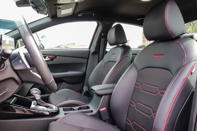 Certified 2023 Kia Forte GT FWD image 18