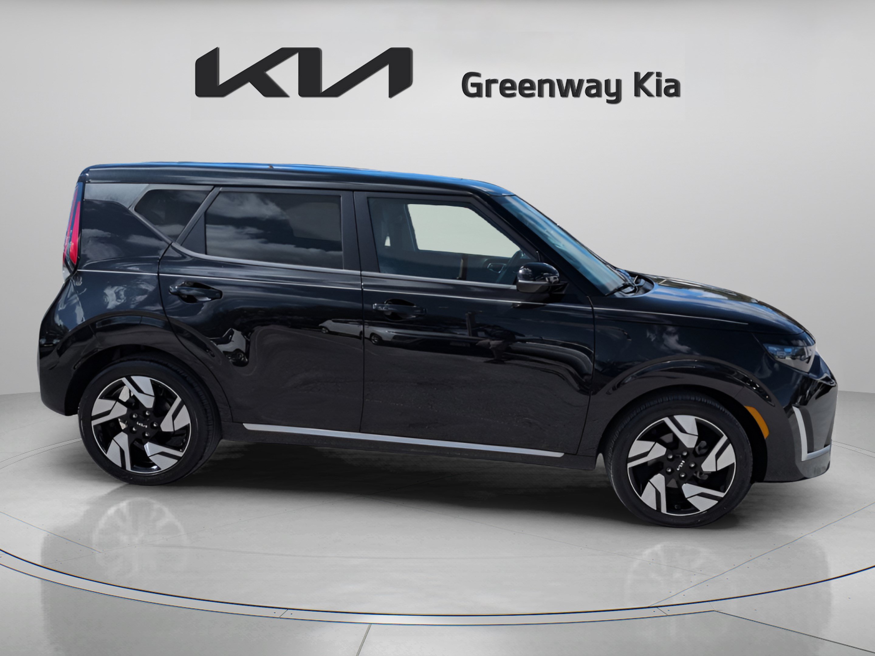 Certified 2025 Kia Soul GT-Line FWD image 4