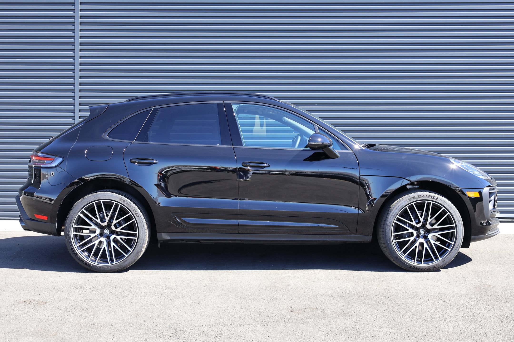 New 2026 Porsche Macan AWD/4WD image 8