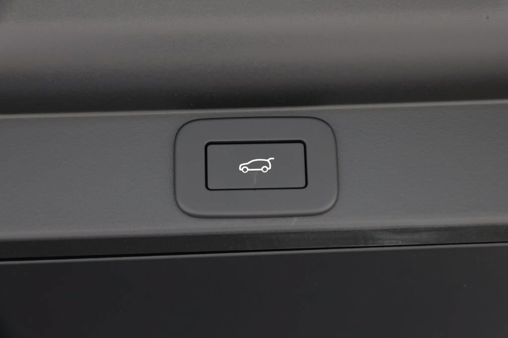 New 2026 Land Rover Range Rover Long Wheelbase SE AWD/4WD image 10