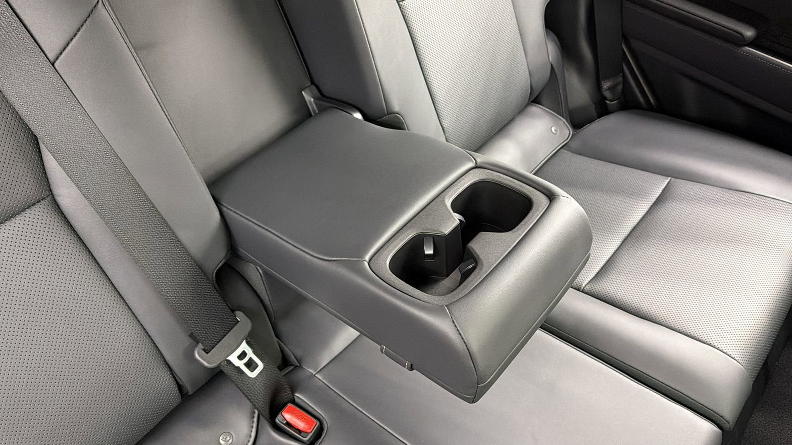 Used 2025 Lexus GX 550 w/ Accessory Package (Z1) image 39