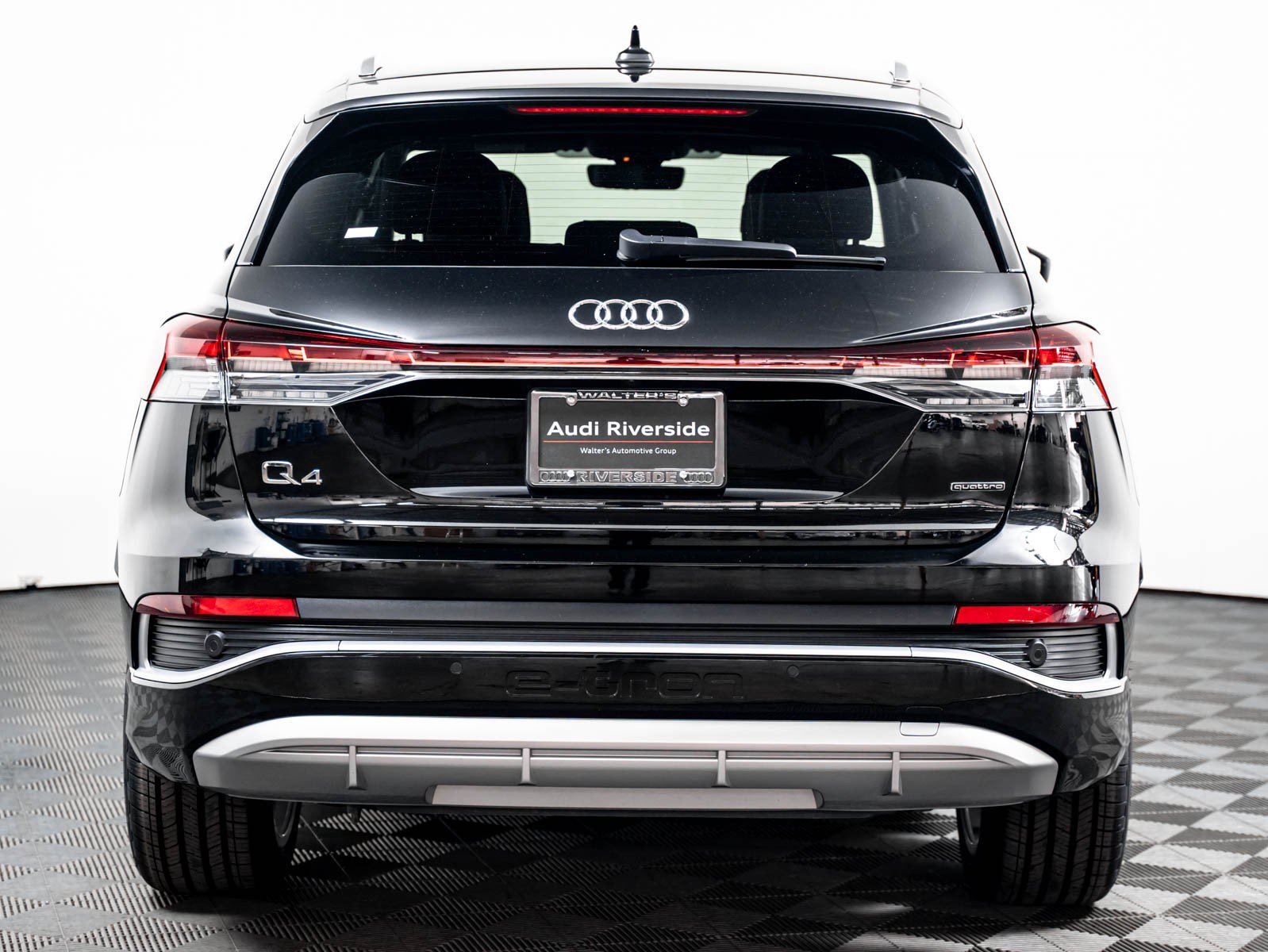 Used 2023 Audi Q4 e-tron Prestige AWD/4WD image 10