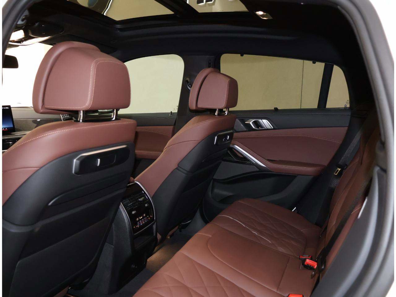 New 2027 BMW X6 M60i AWD/4WD image 16
