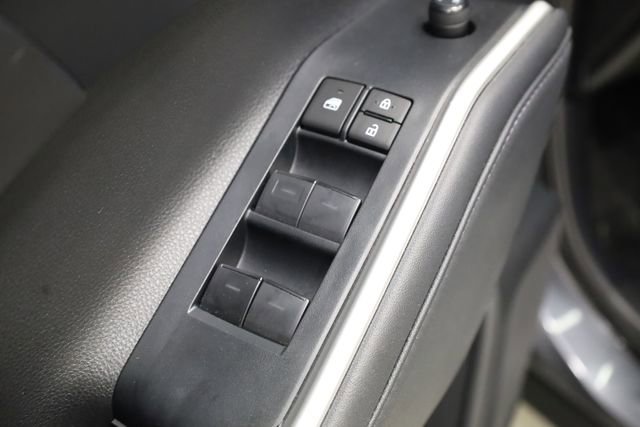 Used 2024 Toyota Highlander XLE image 14