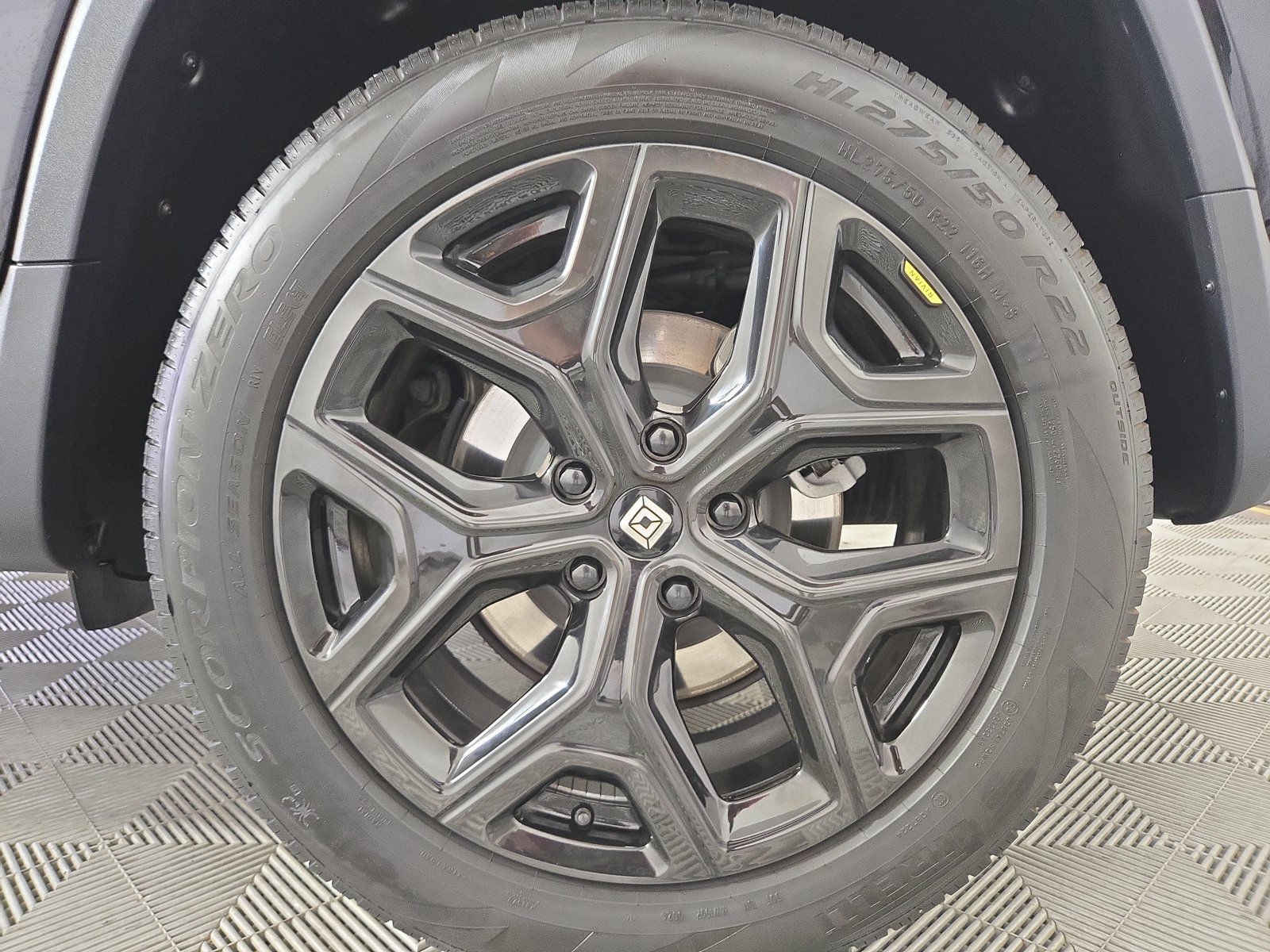 Used 2024 Rivian R1T Adventure Dual AWD/4WD image 10