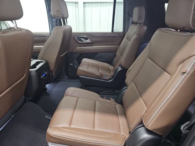 Used 2023 Chevrolet Suburban High Country image 20