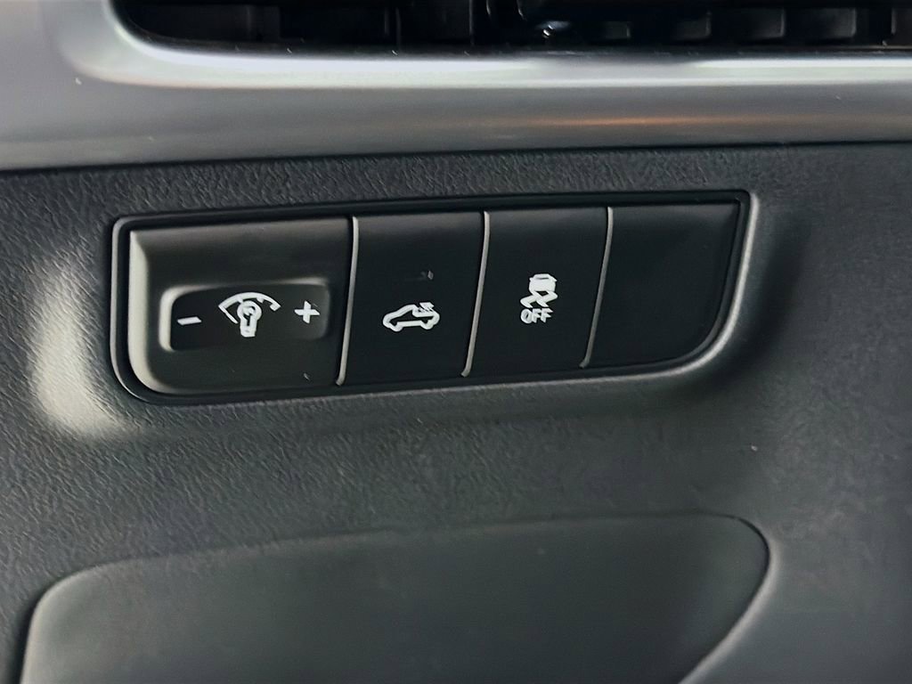 Used 2025 Hyundai Santa Cruz SE image 12
