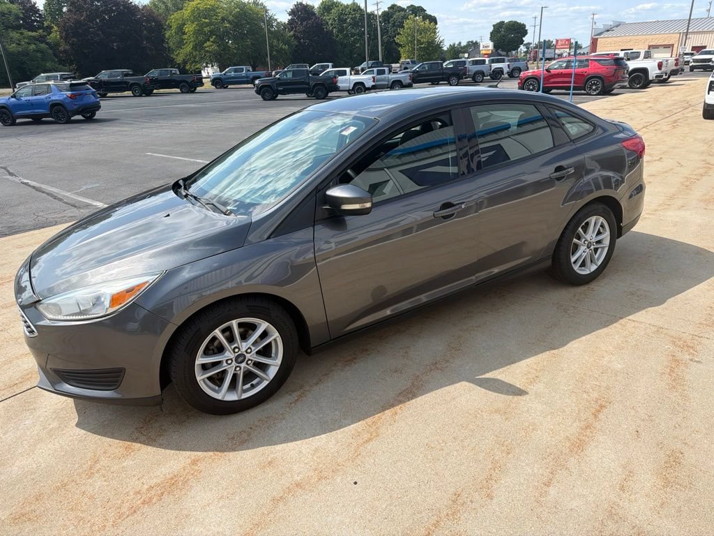 Used 2018 Ford Focus SE w/ Cold Weather Package FWD image 7