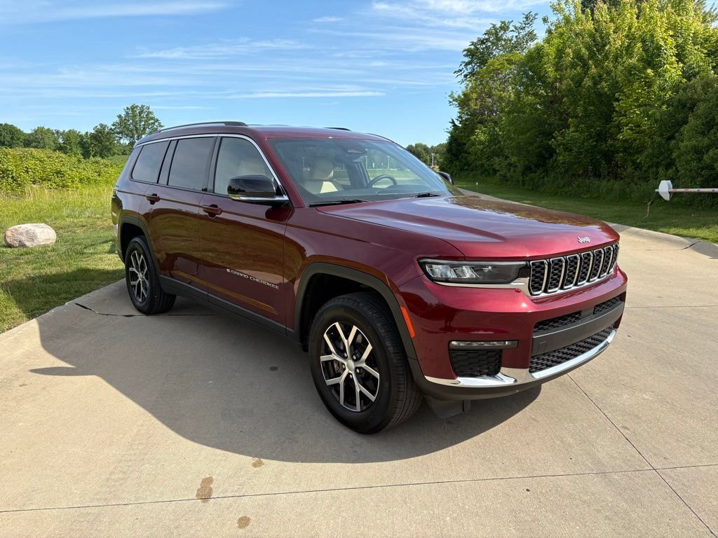 Used 2023 Jeep Grand Cherokee L Limited AWD/4WD image 11