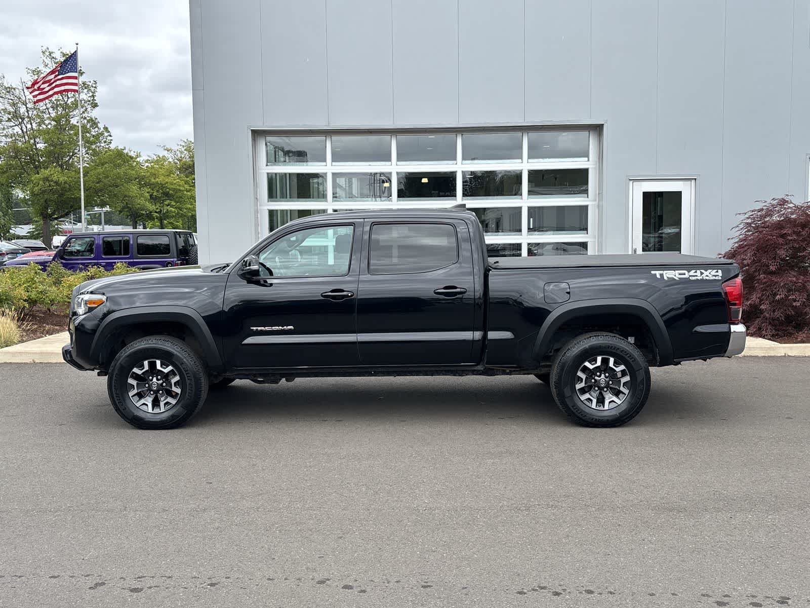 Used 2019 Toyota Tacoma TRD Off-Road AWD/4WD image 2