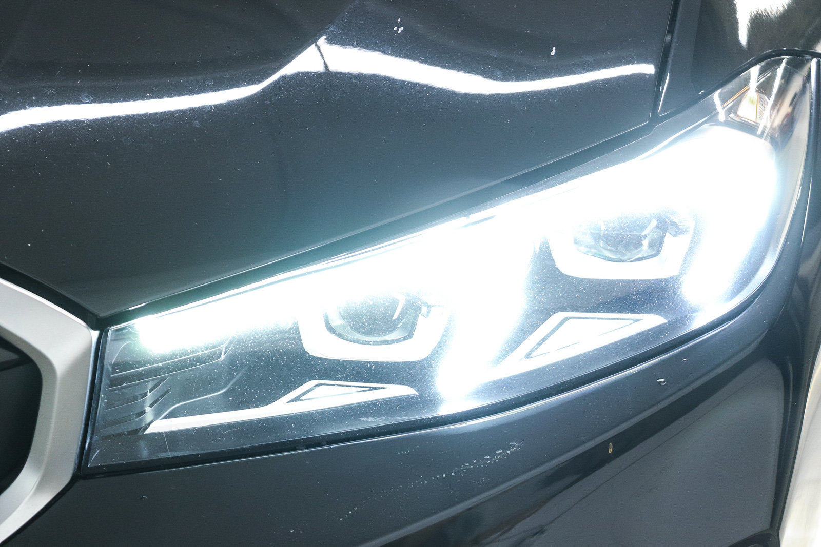 Certified 2023 BMW 330e w/ Premium Package RWD image 9