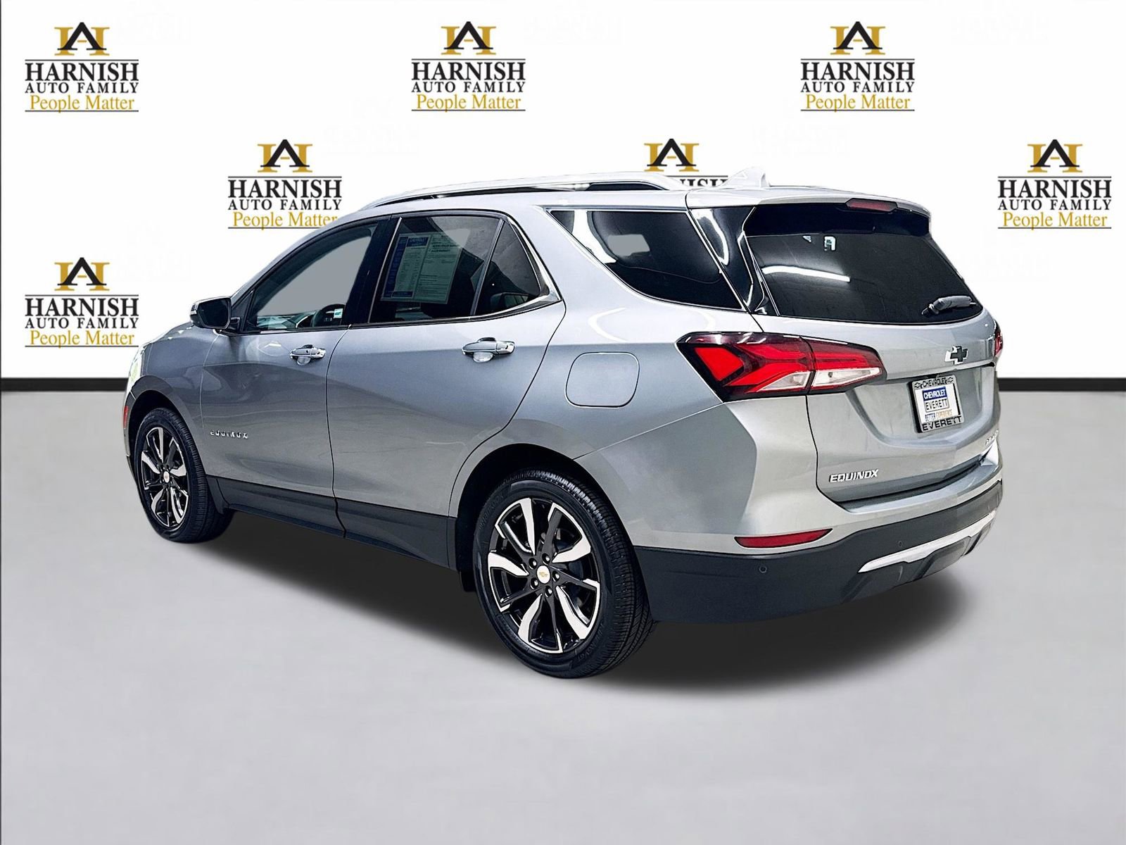 Used 2023 Chevrolet Equinox Premier AWD/4WD image 9