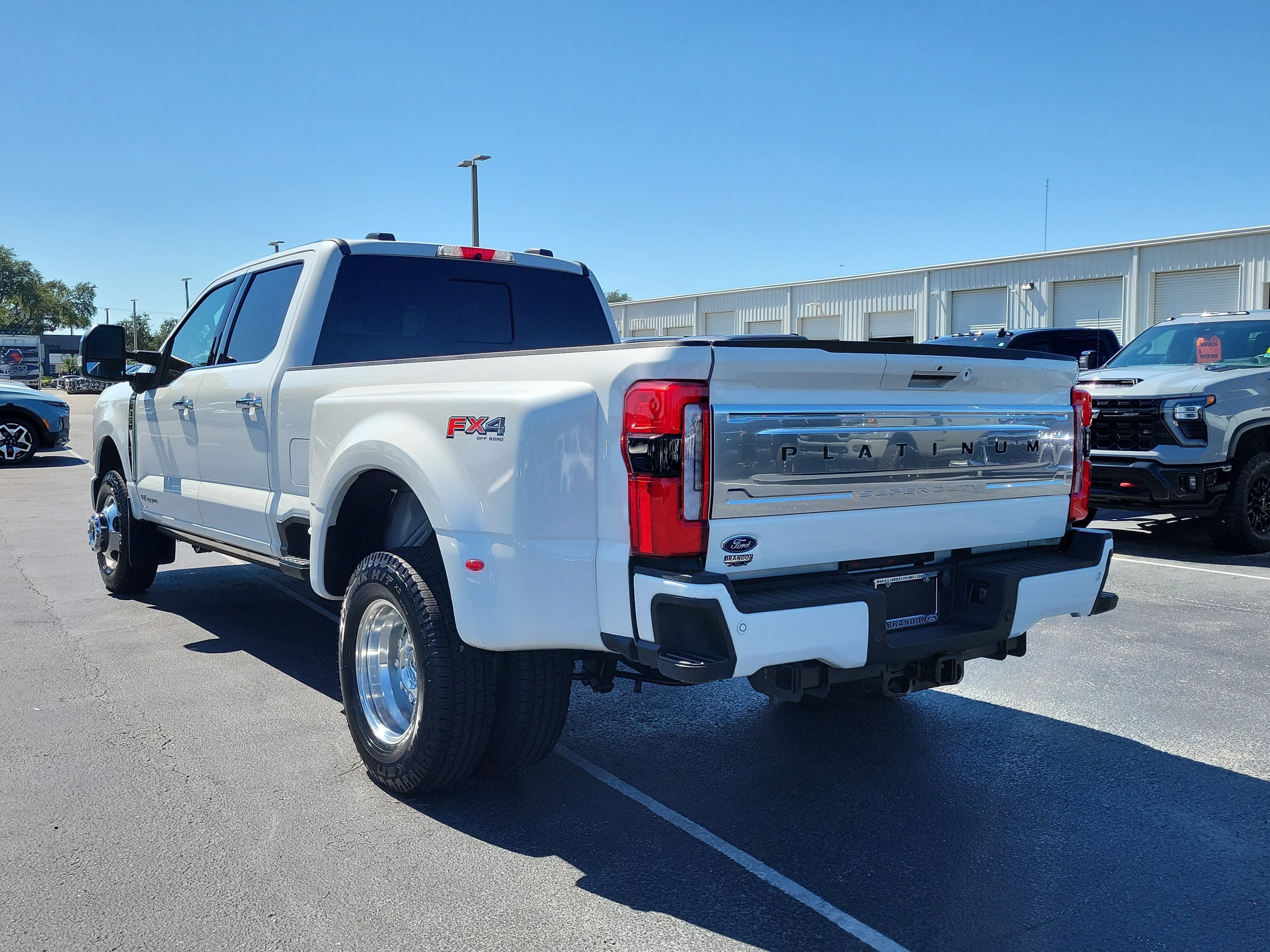 Certified 2024 Ford F350 Platinum w/ FX4 Off-Road Package AWD/4WD image 7
