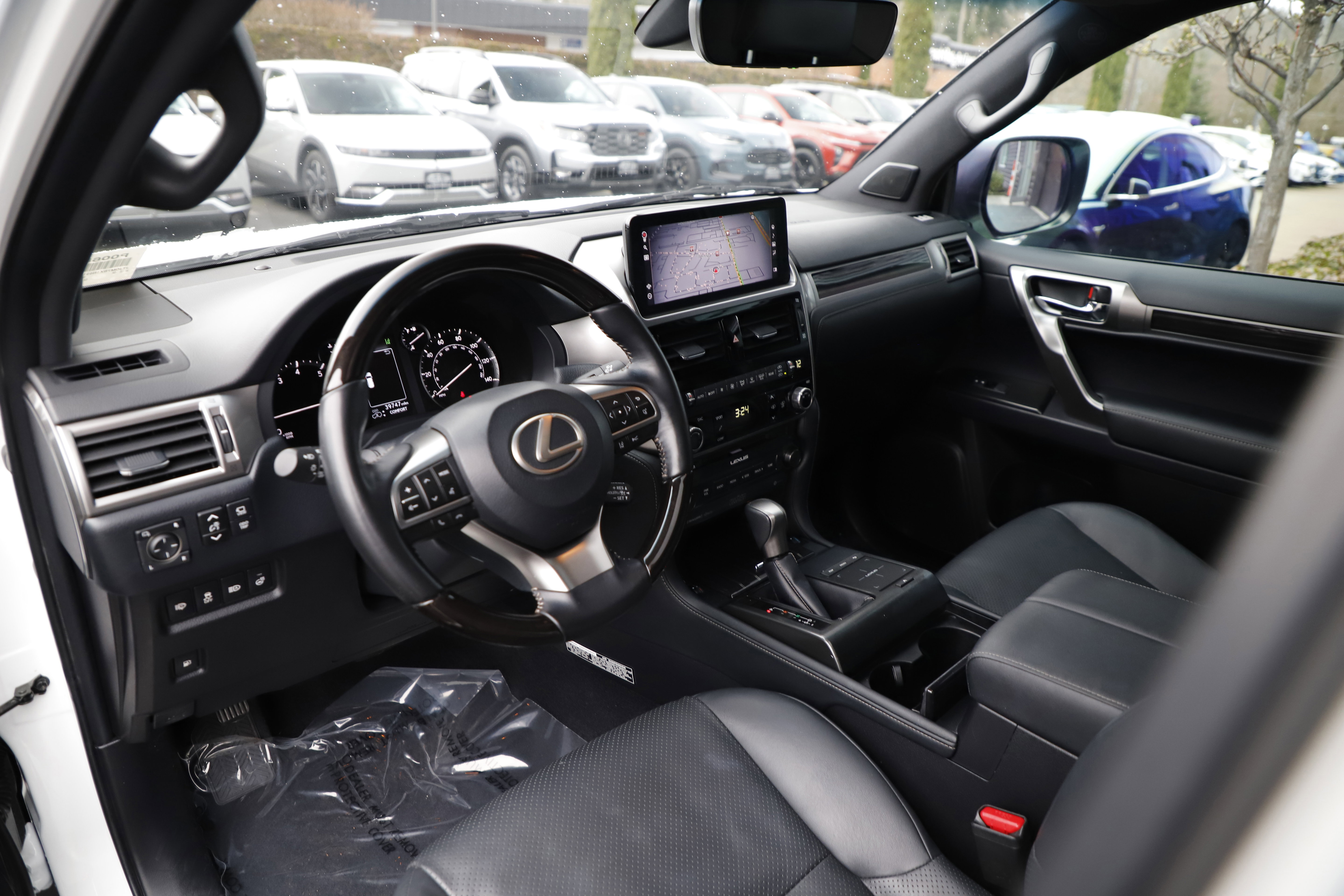 Used 2022 Lexus GX 460 Luxury w/ Sport Design Package image 17