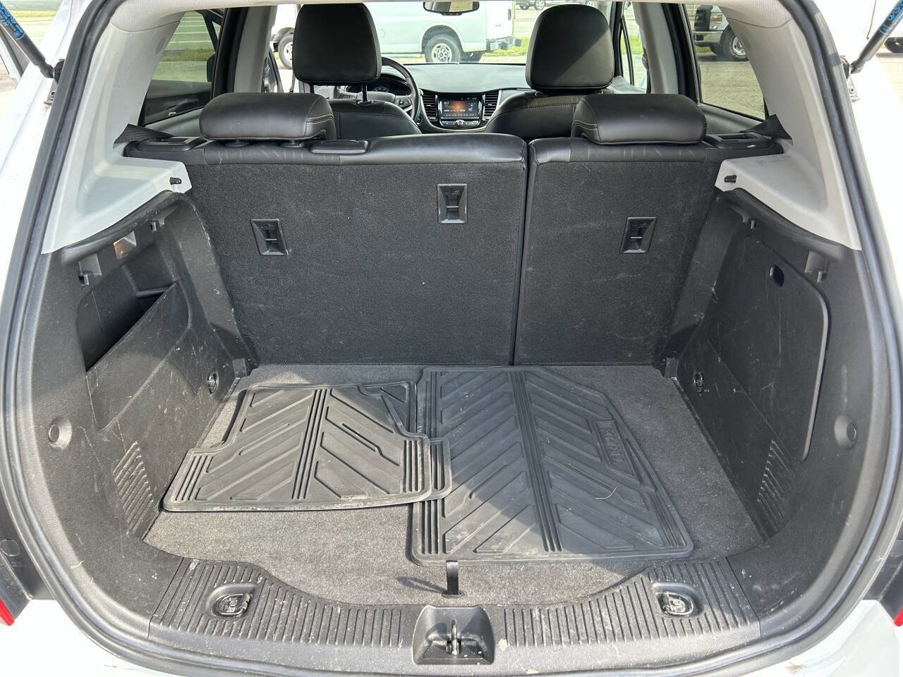 Used 2017 Chevrolet Trax LT w/ Sun & Sound Package image 19