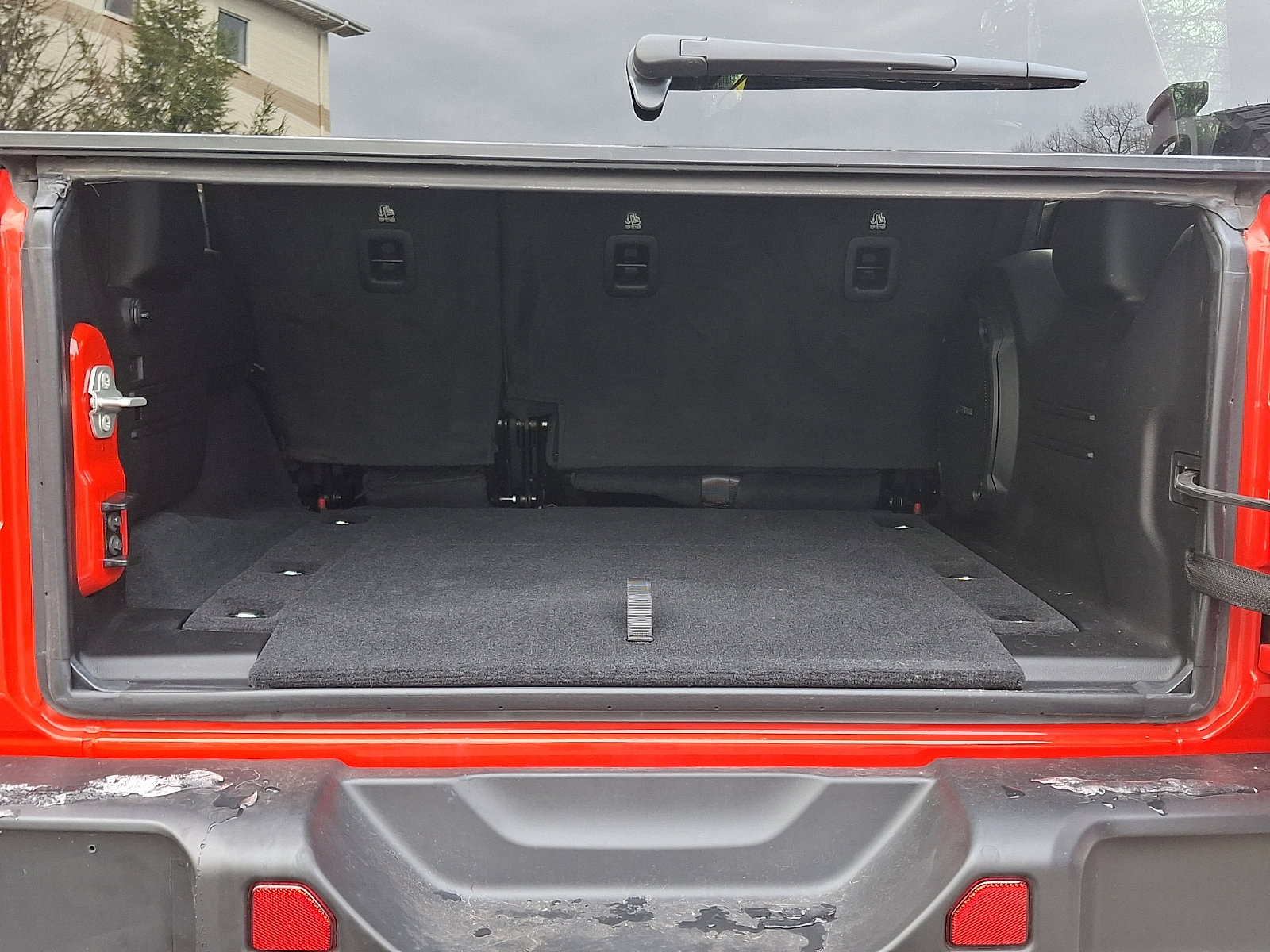 Used 2024 Jeep Wrangler Unlimited Rubicon w/ XTREMEE 35" Tire Package image 28