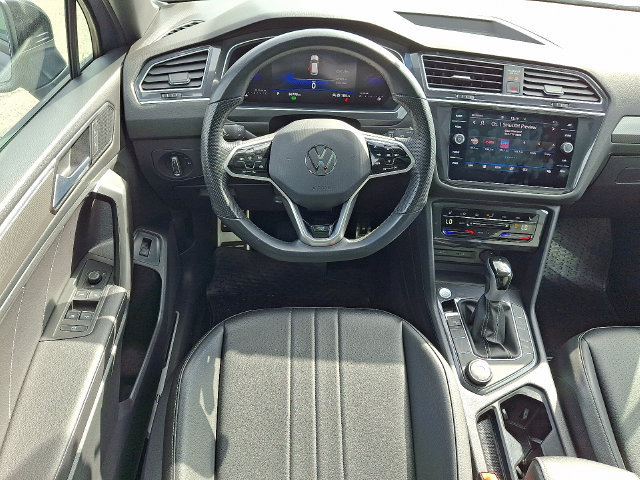 Used 2024 Volkswagen Tiguan SE R-Line AWD/4WD image 11