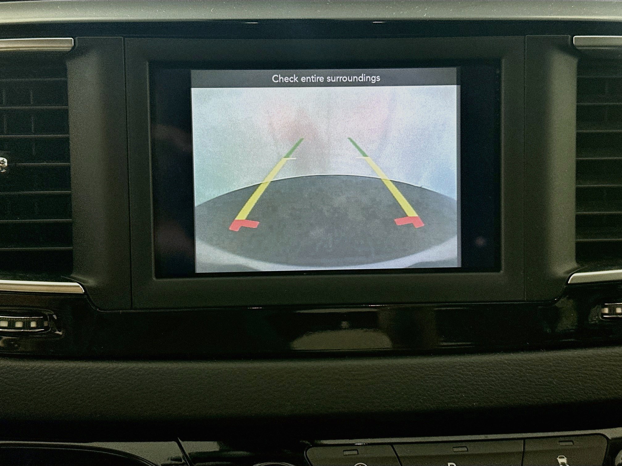 Used 2019 Chrysler Pacifica Touring-L FWD image 23