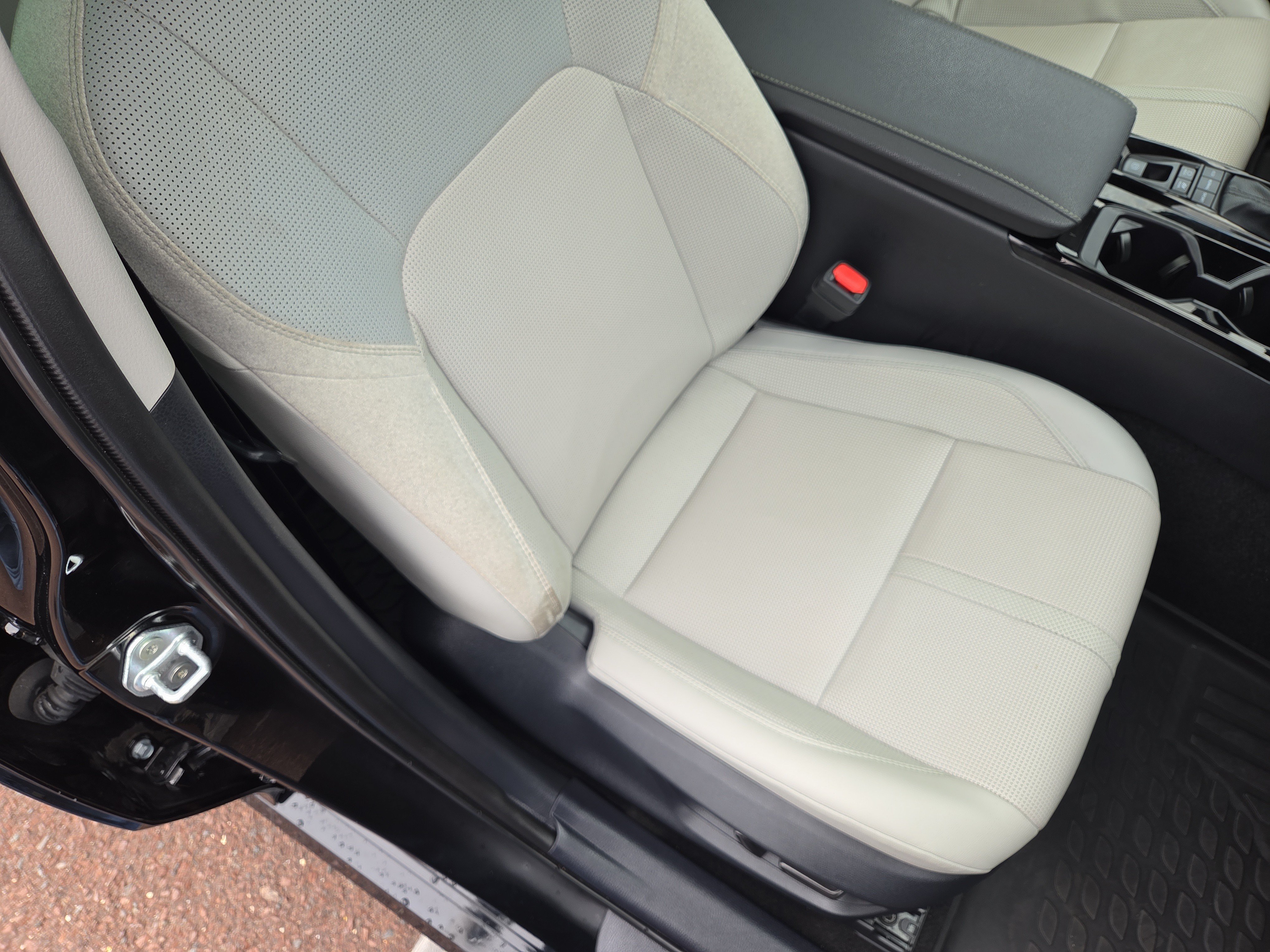 Certified 2025 Toyota Camry XLE w/ Premium Plus Package AWD/4WD image 16