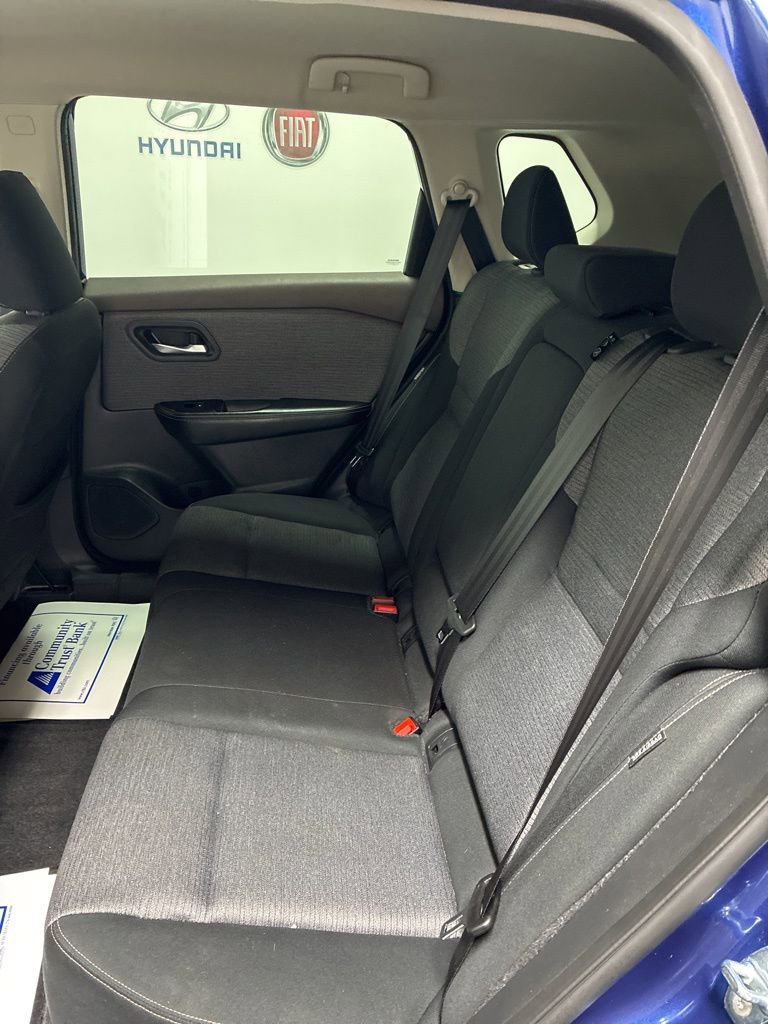 Used 2023 Nissan Rogue SV image 21