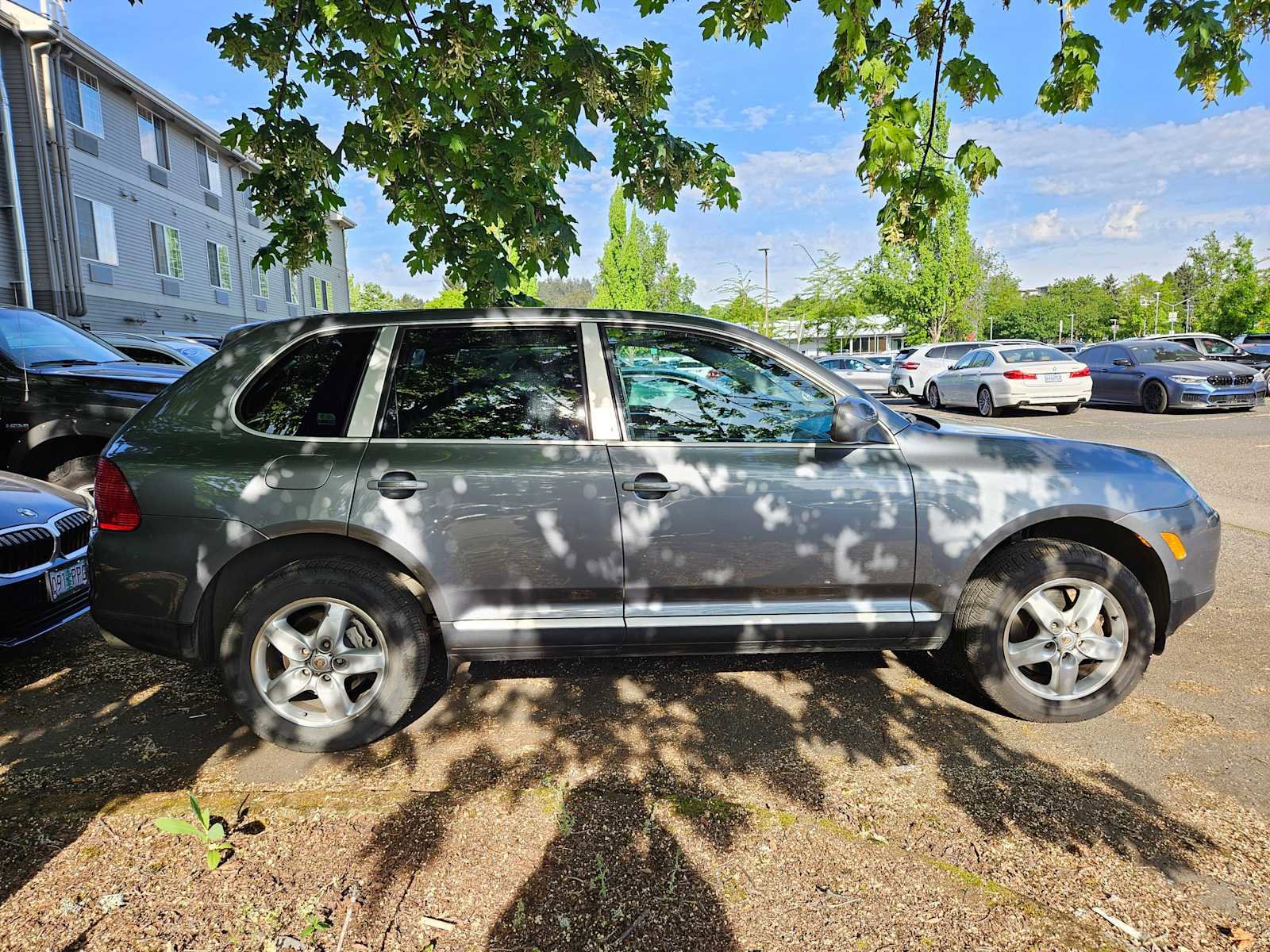 Used 2004 Porsche Cayenne S AWD/4WD image 2