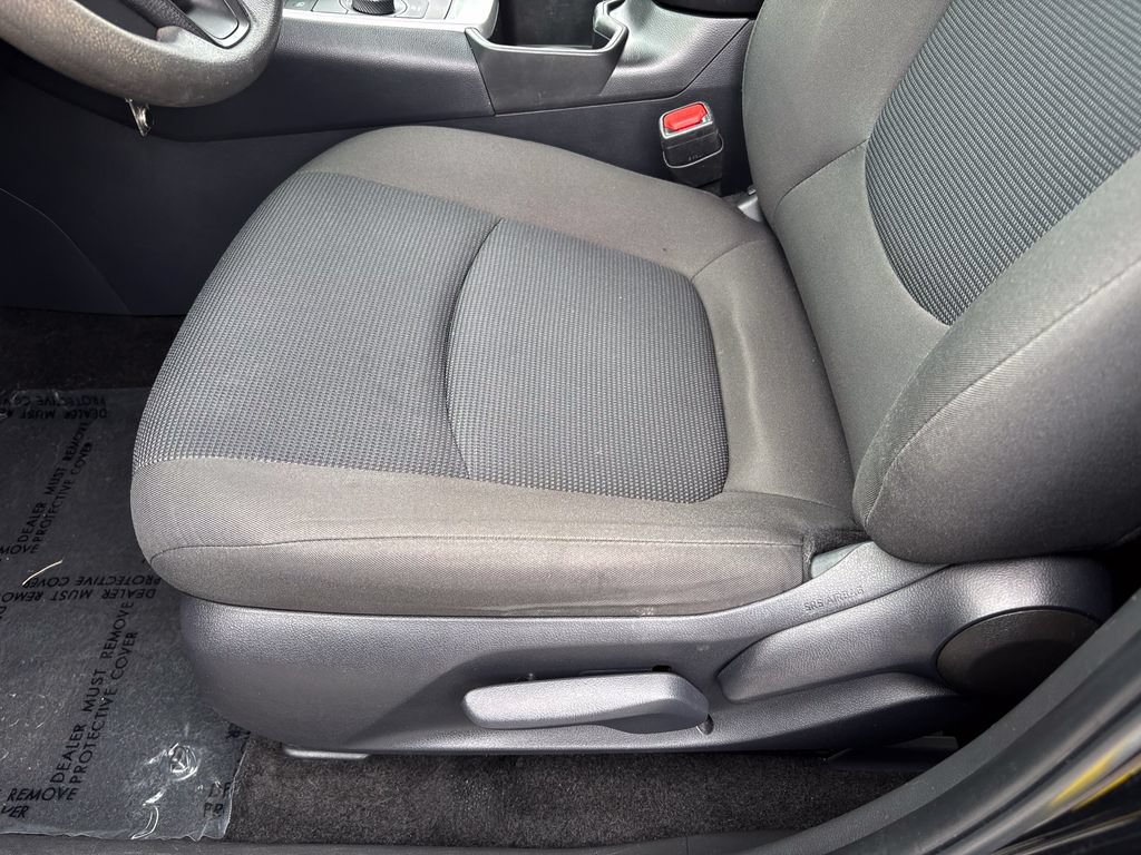 Used 2024 Toyota RAV4 LE AWD/4WD image 19