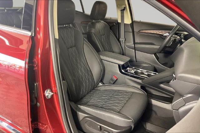 Used 2023 Buick Envision Avenir AWD/4WD image 27