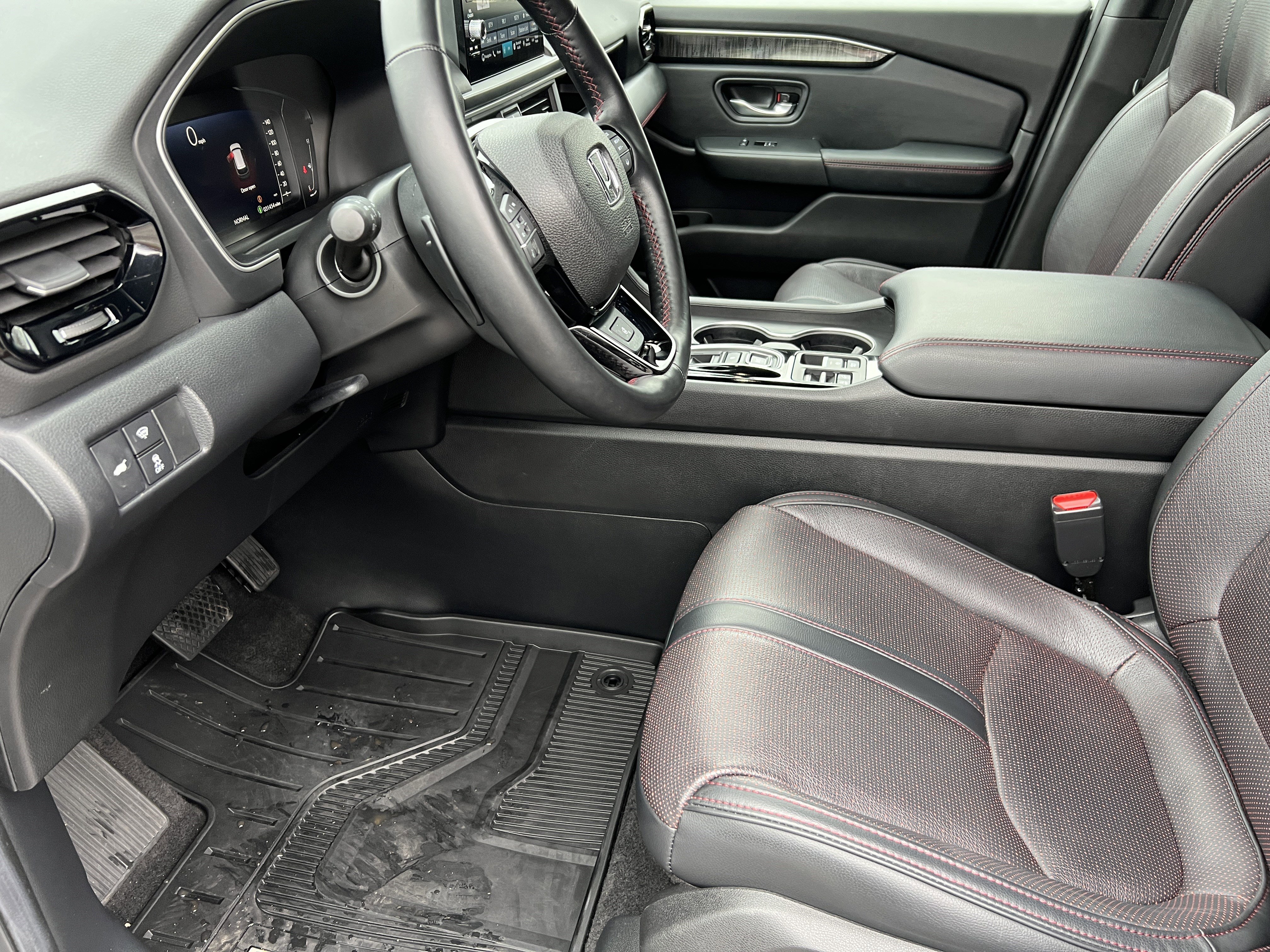 Used 2025 Honda Pilot Black Edition image 14